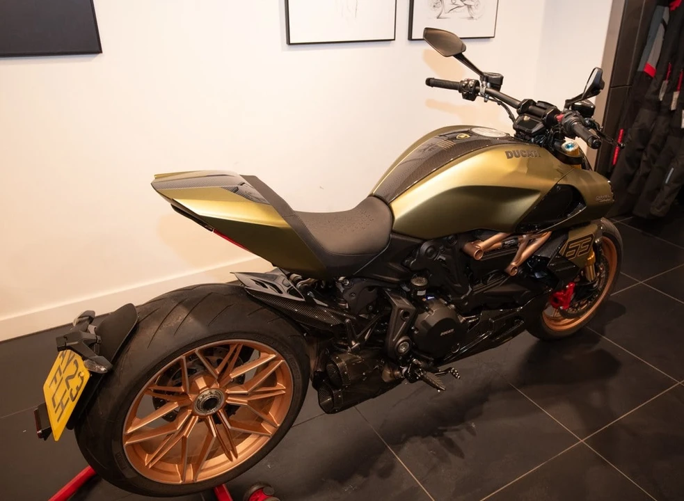 2023 Ducati Diavel - Image 3 of 30