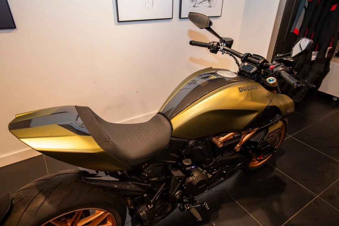 2023 Ducati Diavel - Image 4 of 30