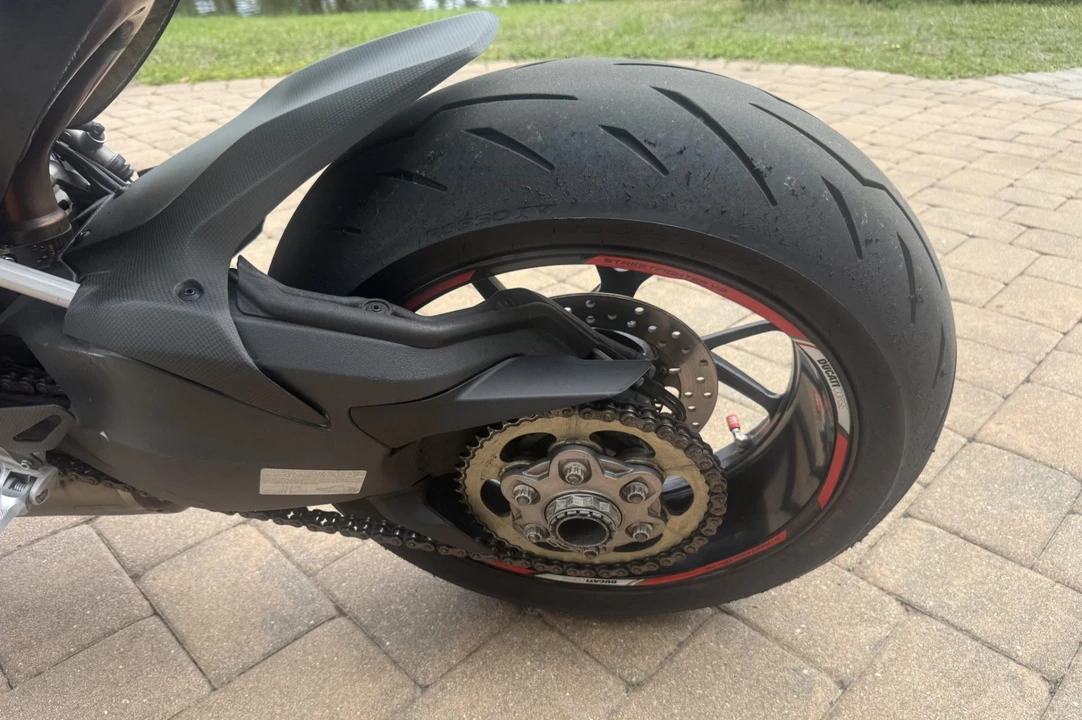 2023 Ducati Streetfighter - Image 6 of 7