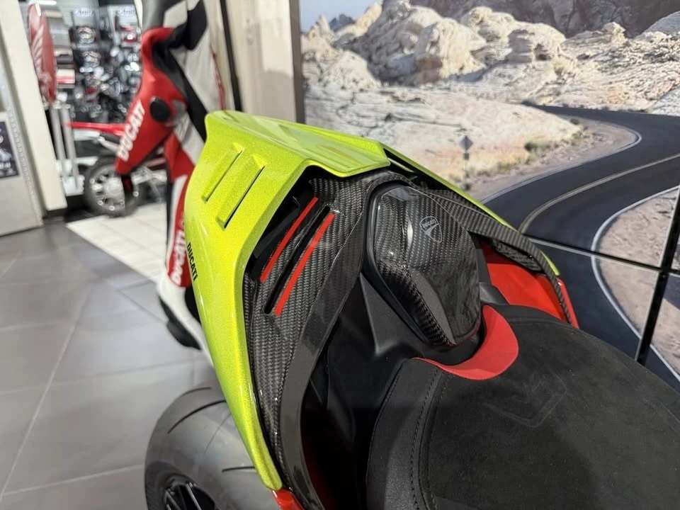 2023 Ducati Streetfighter - Image 11 of 11