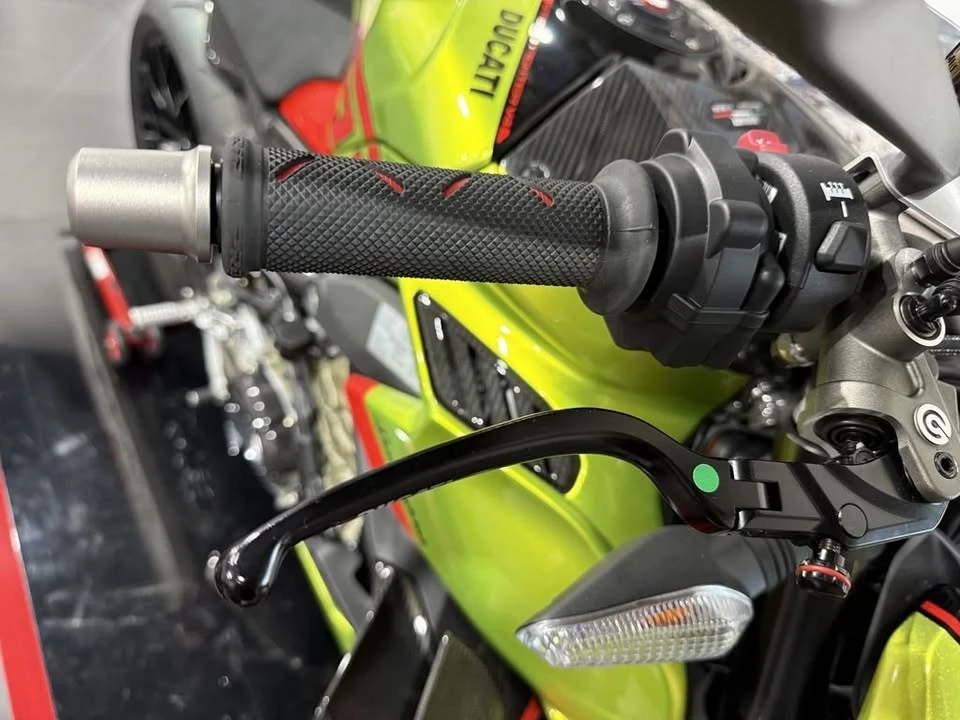 2023 Ducati Streetfighter - Image 9 of 11