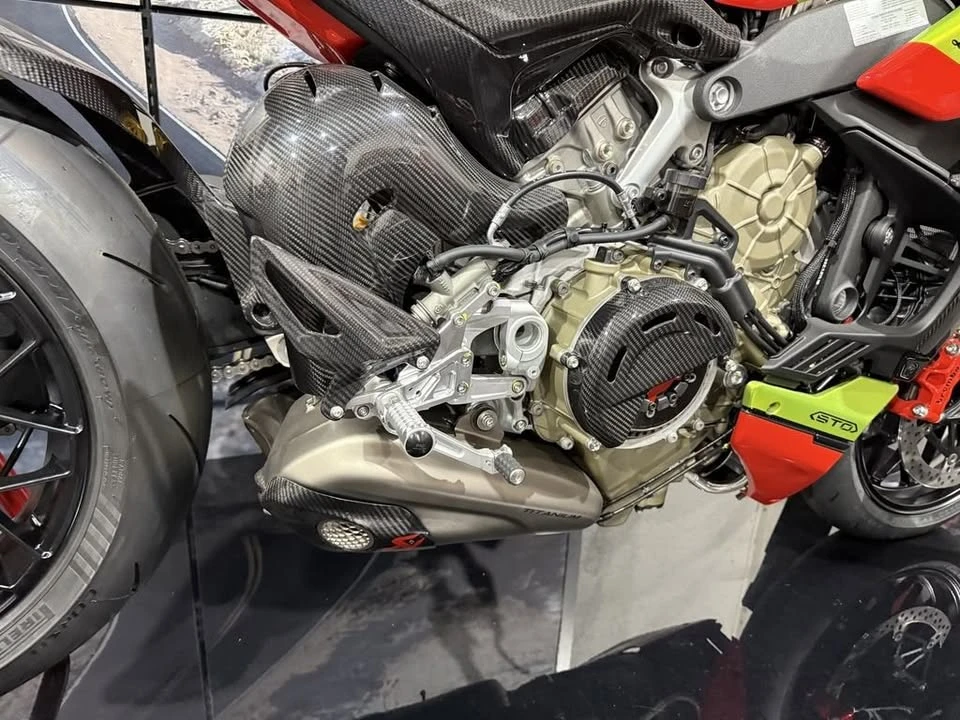 2023 Ducati Streetfighter - Image 4 of 11