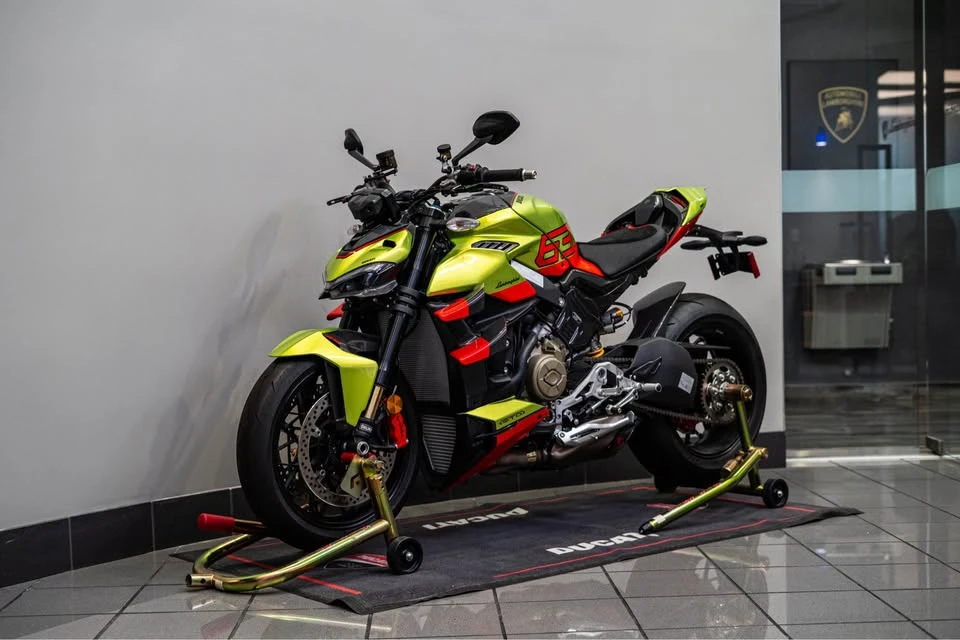 2023 Ducati Streetfighter - Image 4 of 15