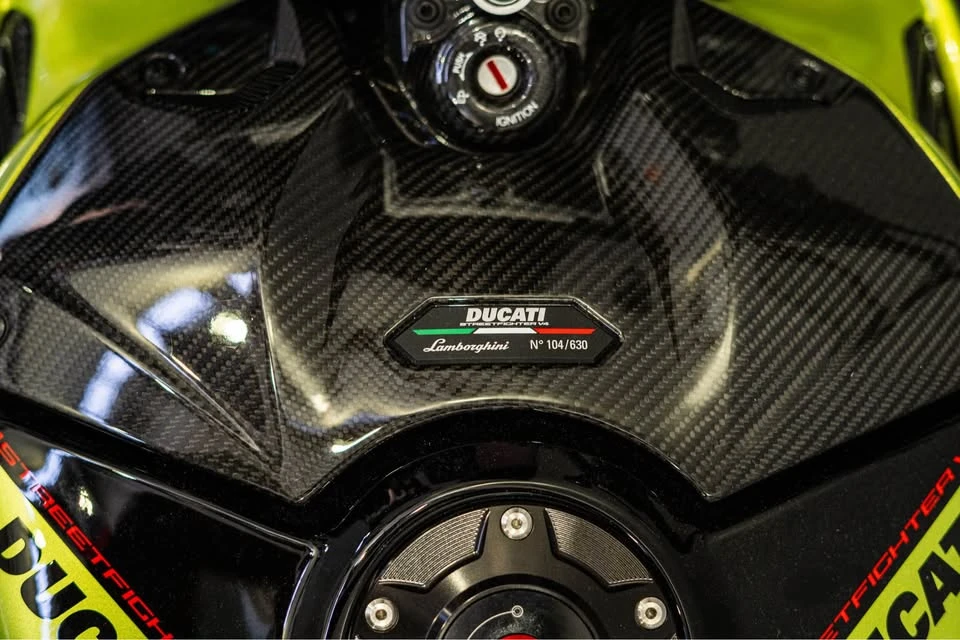 2023 Ducati Streetfighter - Image 8 of 15