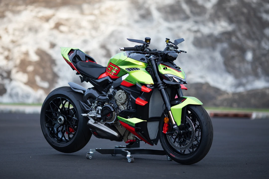 2023 Ducati Streetfighter - Image 2 of 8