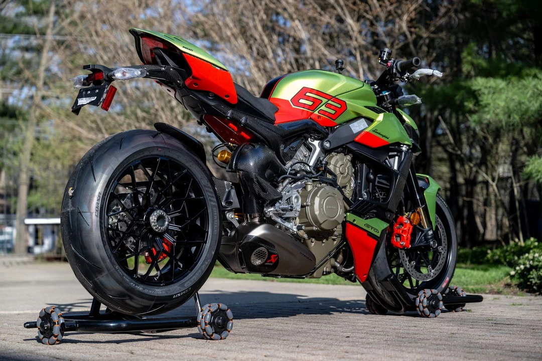 2023 Ducati Streetfighter - Image 3 of 11