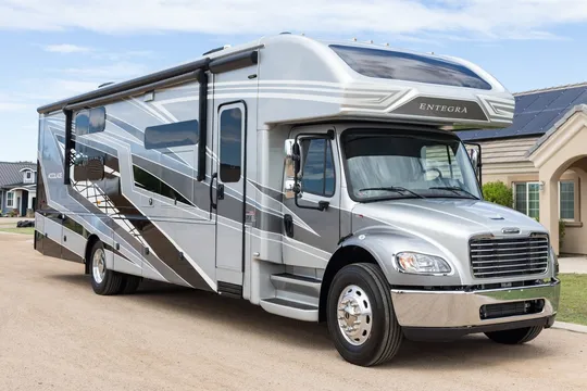 2023 Entegra Coach Accolade 37L Motorcoach