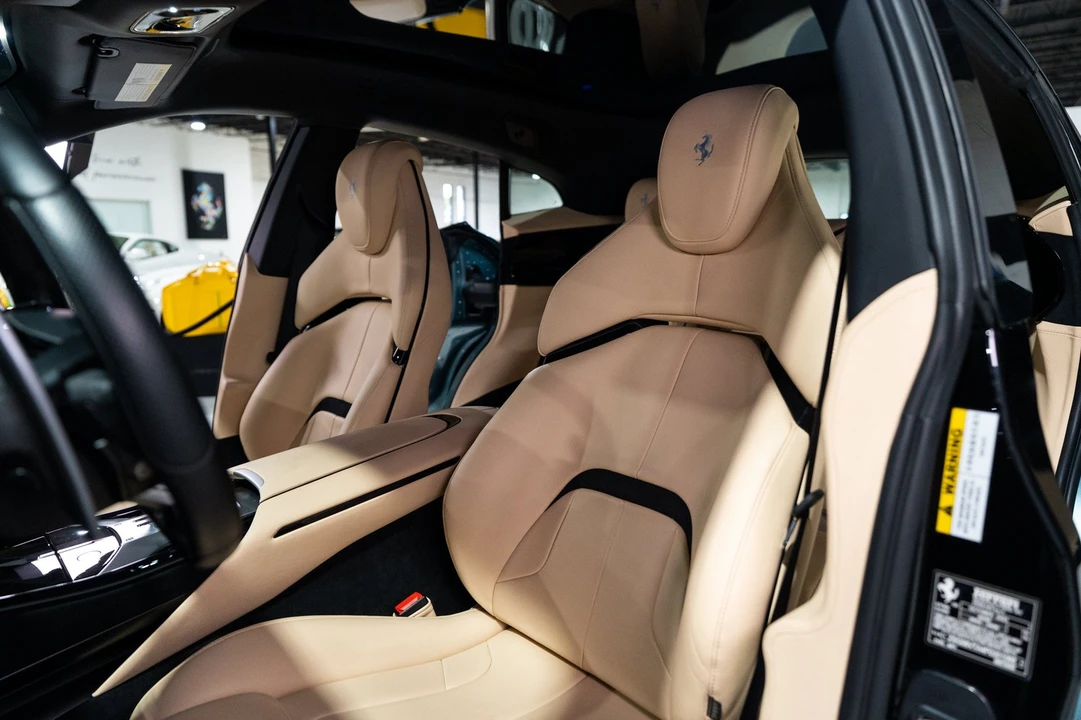 2023 Ferrari Purosangue - Image 9 of 31