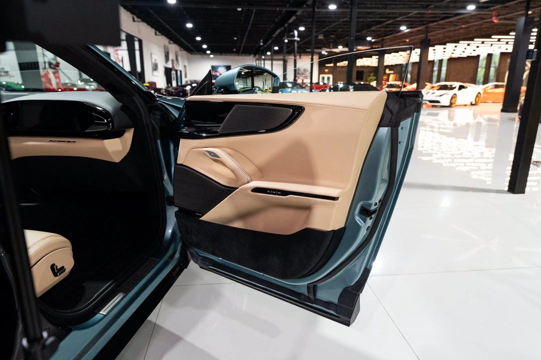 2023 Ferrari Purosangue - Image 30 of 31