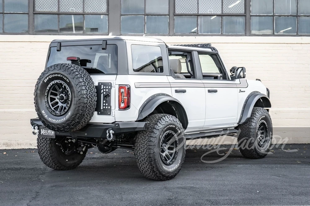 2023 Ford Bronco 6th Gen - Image 9 of 10