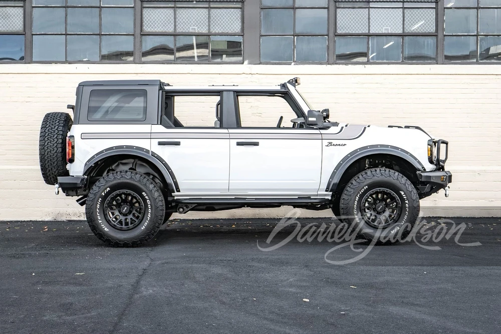 2023 Ford Bronco 6th Gen - Image 10 of 10