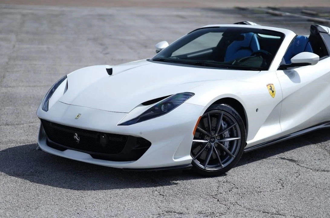 2023 Ferrari 812 GTS - Image 2 of 8
