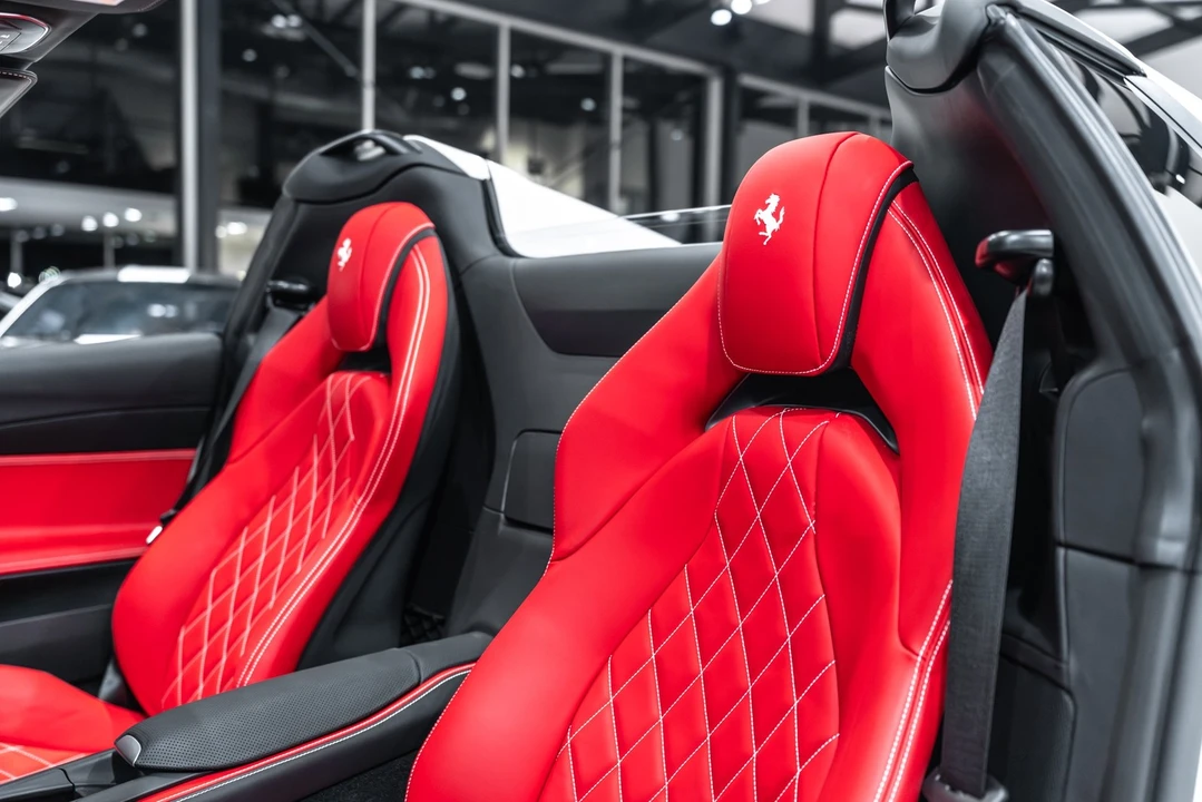 2023 Ferrari 812 GTS - Image 25 of 31