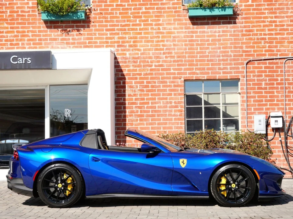 2023 Ferrari 812 GTS - Image 5 of 31