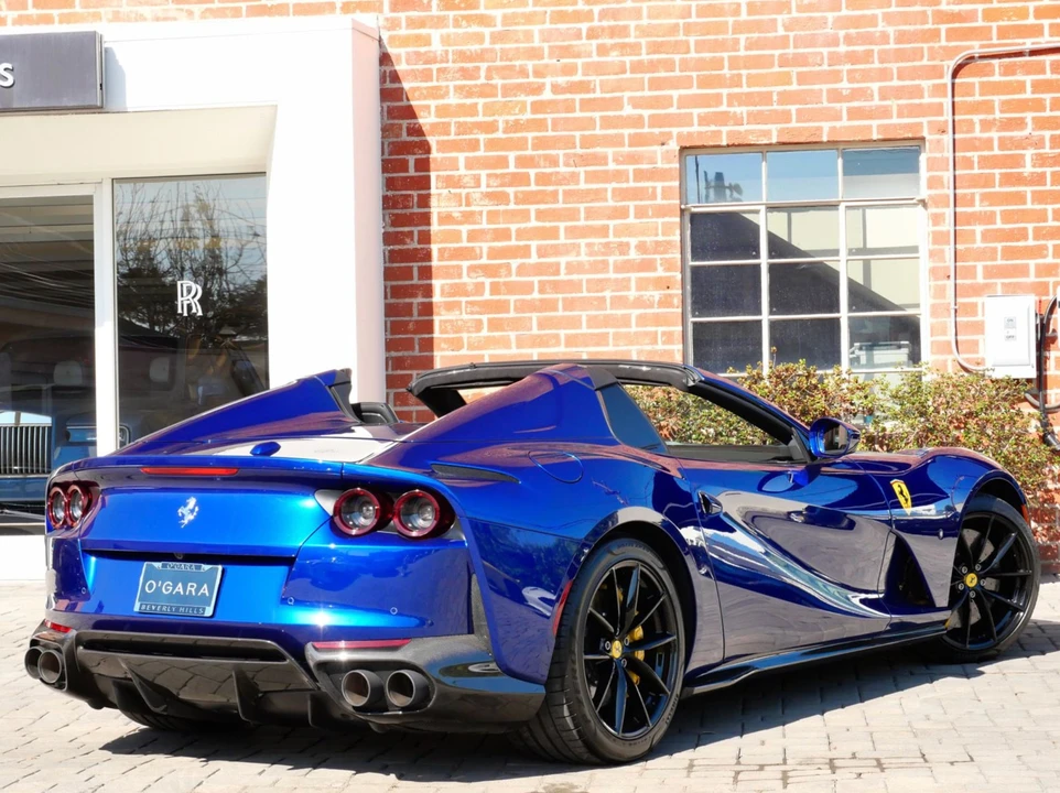 2023 Ferrari 812 GTS - Image 15 of 31