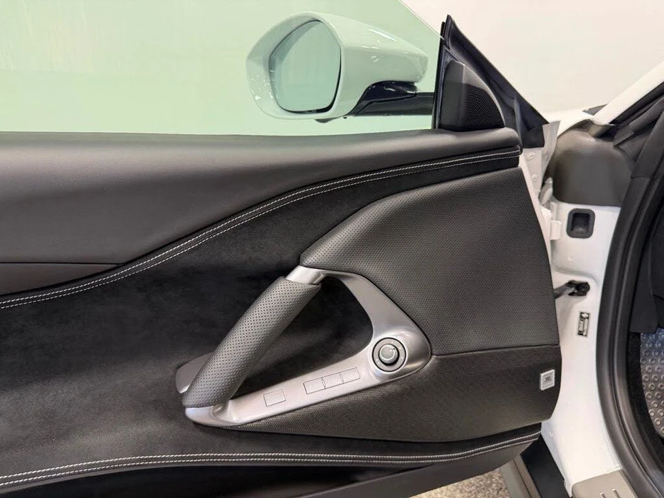2023 Ferrari 812 GTS - Image 29 of 31