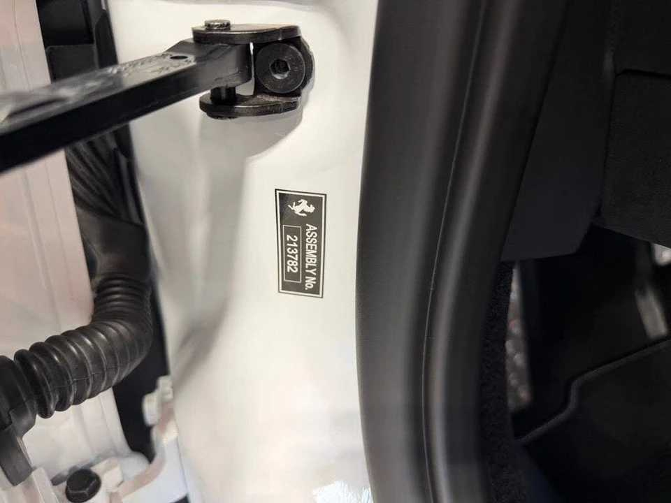 2023 Ferrari 812 GTS - Image 28 of 31