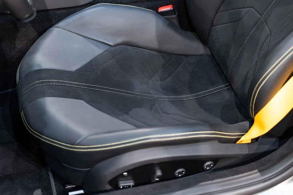 2023 Ferrari 812 GTS - Image 28 of 31