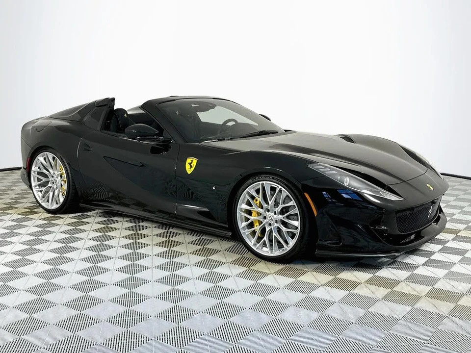 2023 Ferrari 812 GTS - Image 28 of 31