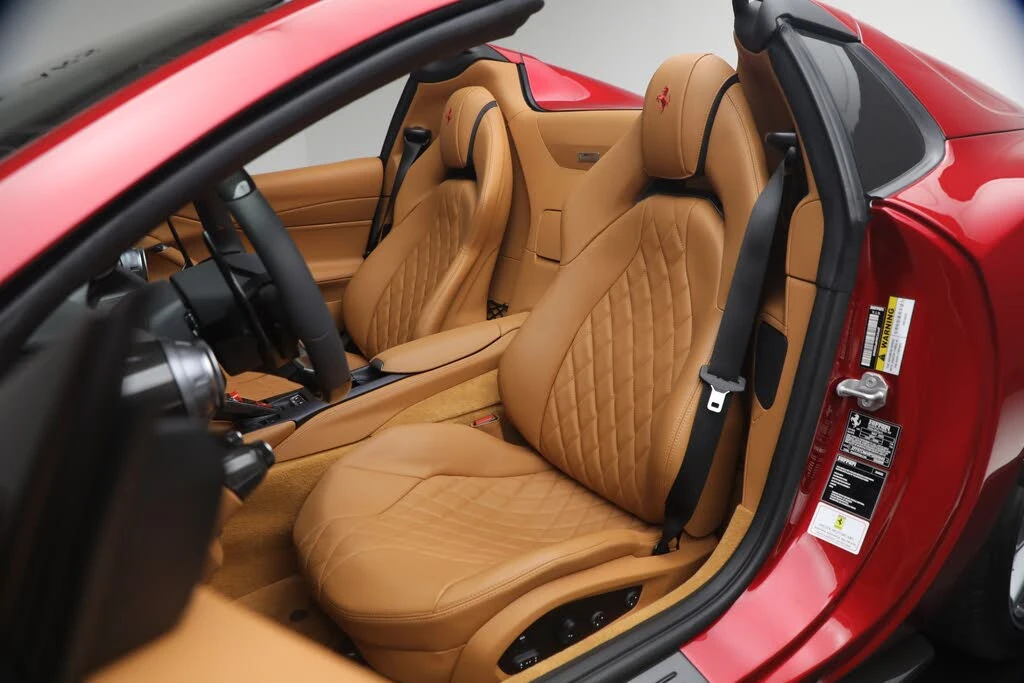 2023 Ferrari 812 GTS - Image 15 of 31