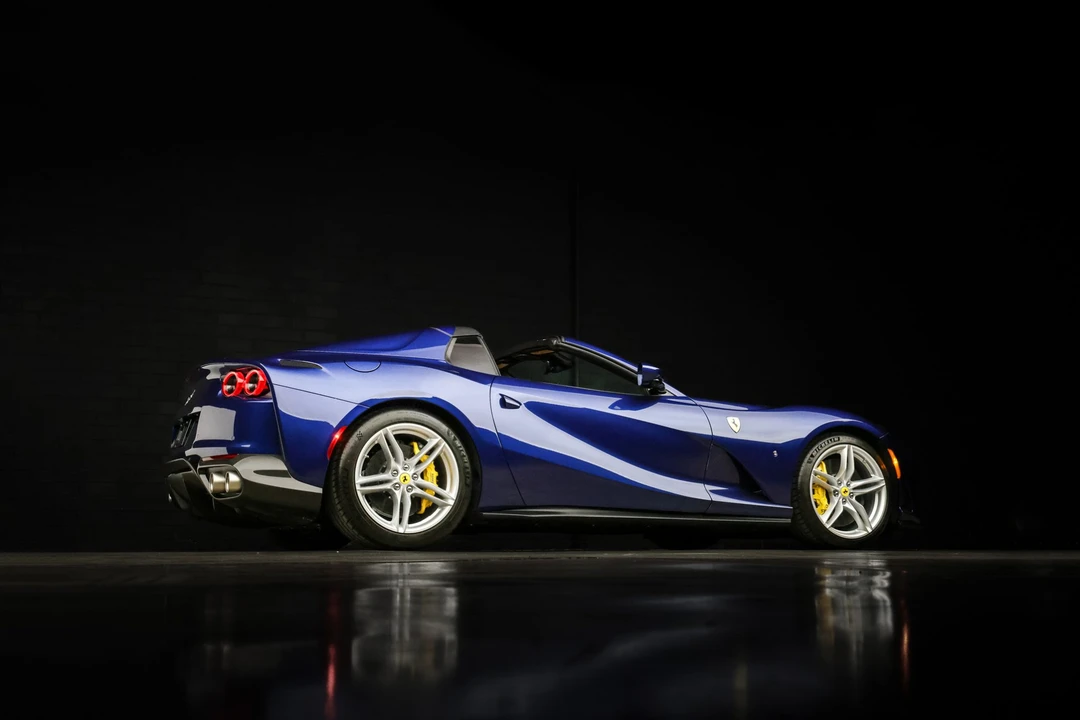 2023 Ferrari 812 GTS - Image 19 of 31