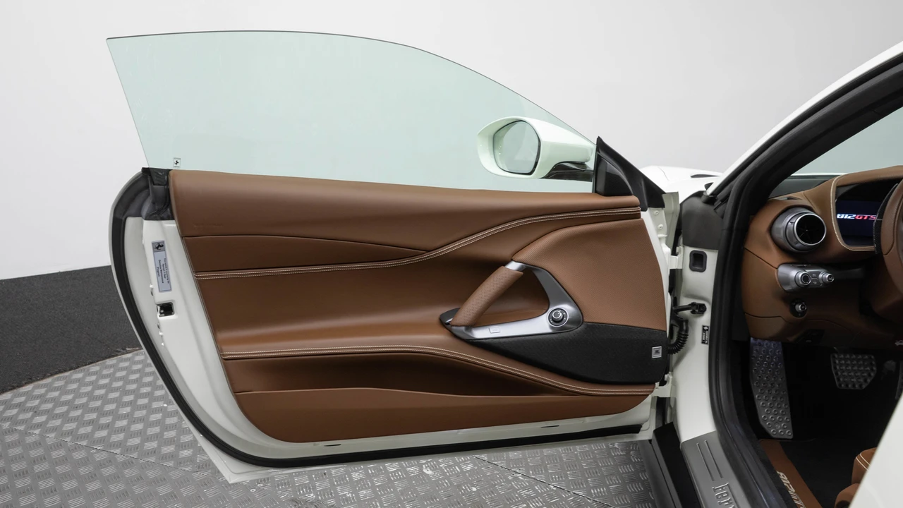 2023 Ferrari 812 GTS - Image 12 of 31