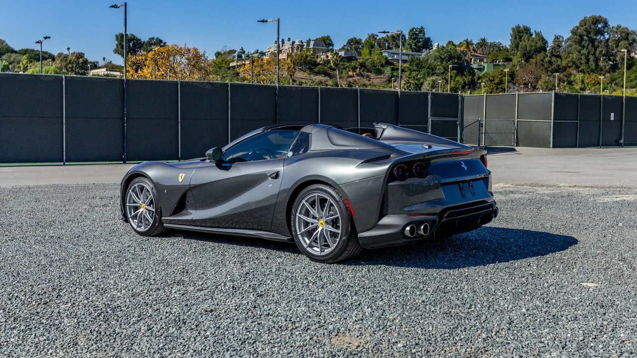 2023 Ferrari 812 GTS - Image 15 of 31