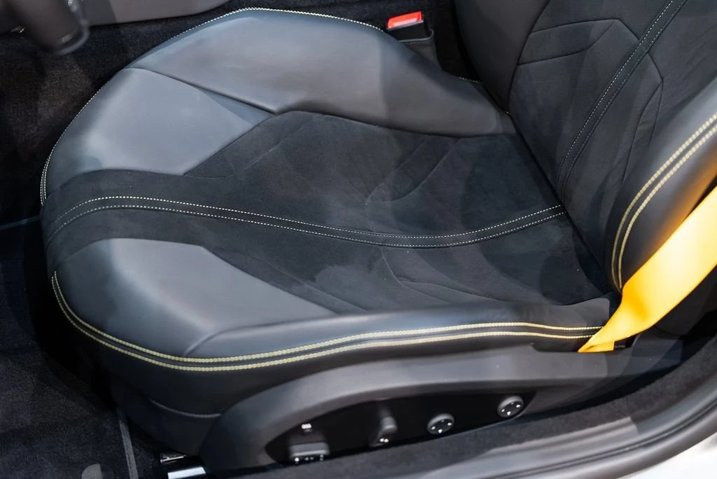 2023 Ferrari 812 GTS - Image 28 of 31