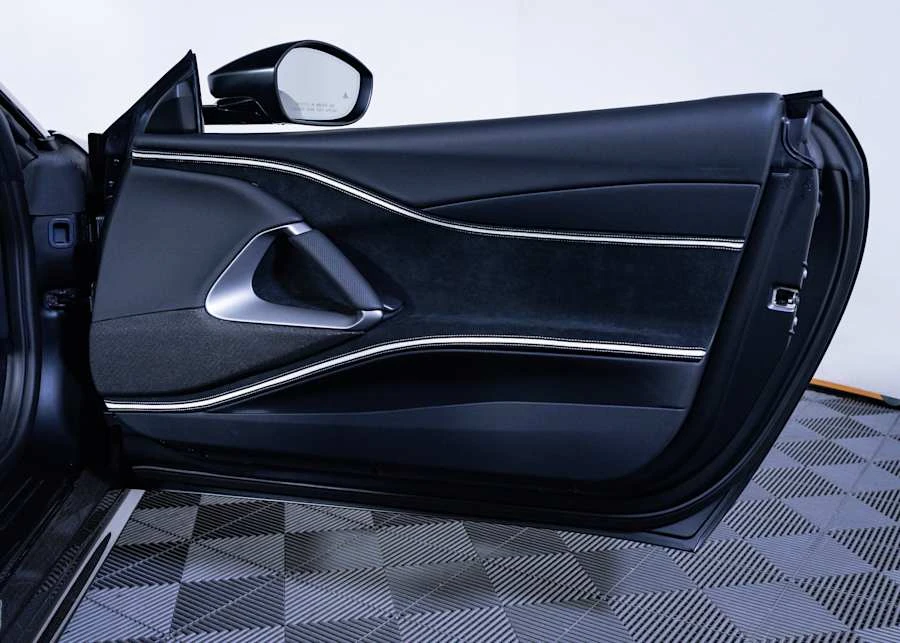 2023 Ferrari 812 GTS - Image 26 of 30