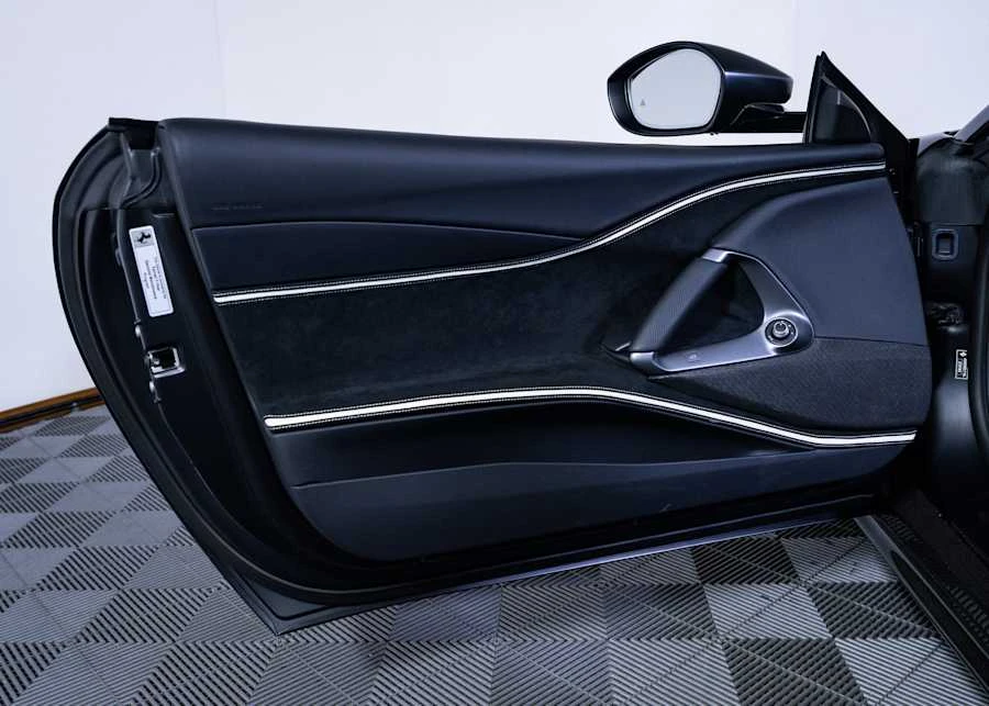 2023 Ferrari 812 GTS - Image 25 of 30