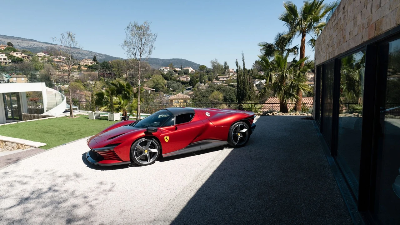 2023 Ferrari Daytona SP3 - Image 23 of 31