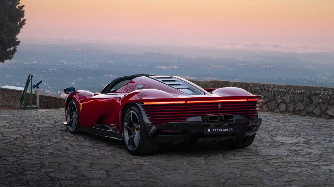 2023 Ferrari Daytona SP3 - Image 3 of 31