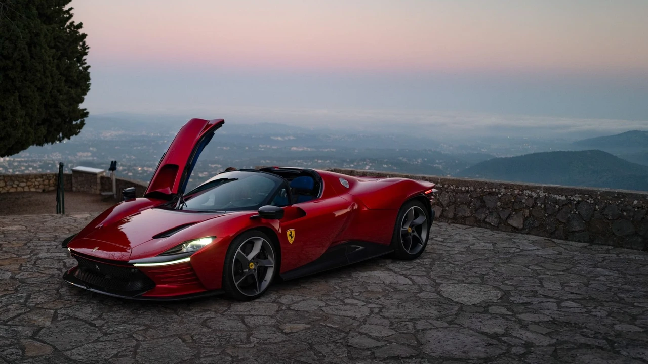 2023 Ferrari Daytona SP3 - Image 15 of 31