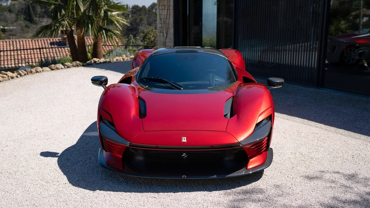 2023 Ferrari Daytona SP3 - Image 4 of 31
