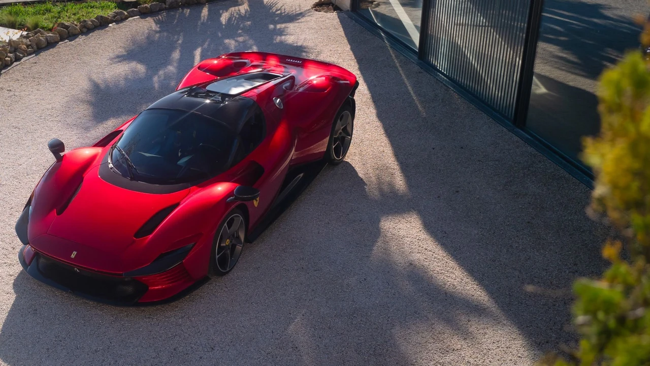 2023 Ferrari Daytona SP3 - Image 17 of 31