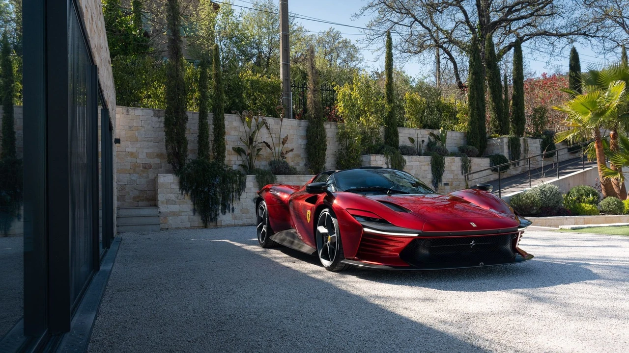 2023 Ferrari Daytona SP3 - Image 24 of 31
