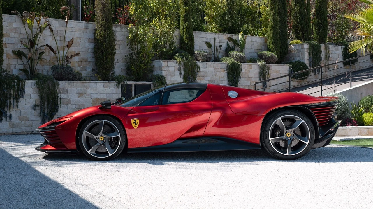 2023 Ferrari Daytona SP3 - Image 5 of 31