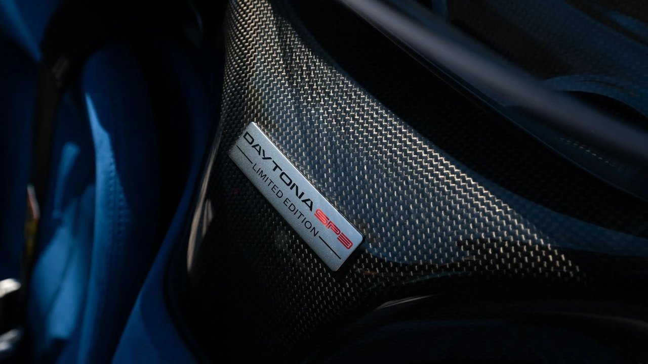 2023 Ferrari Daytona SP3 - Image 8 of 31