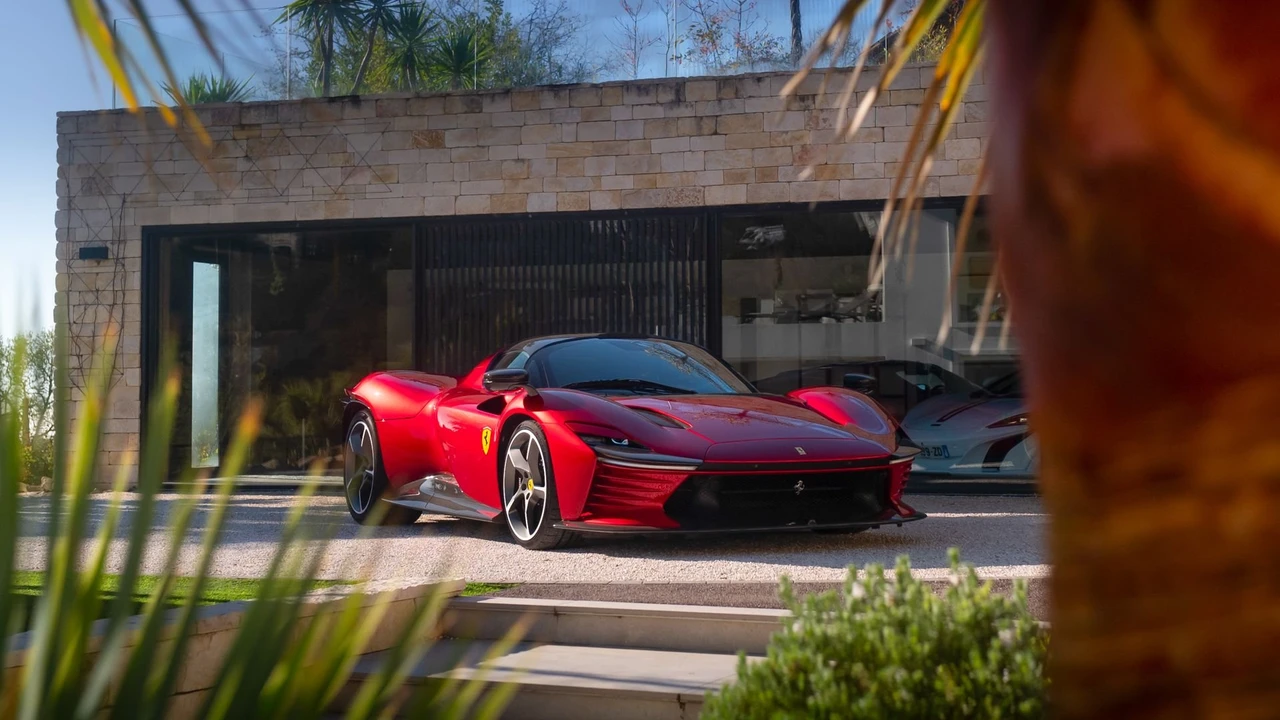 2023 Ferrari Daytona SP3 - Image 18 of 31