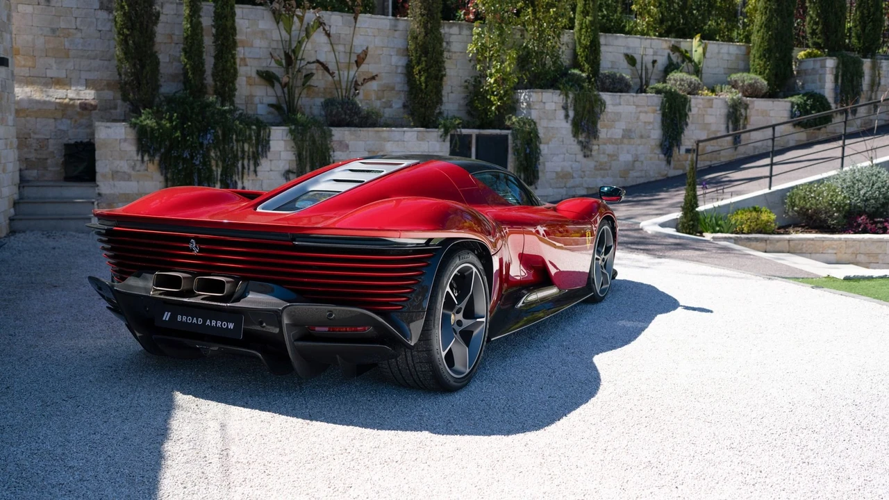 2023 Ferrari Daytona SP3 - Image 27 of 31