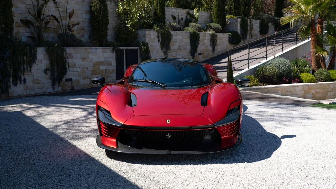 2023 Ferrari Daytona SP3 - Image 29 of 31