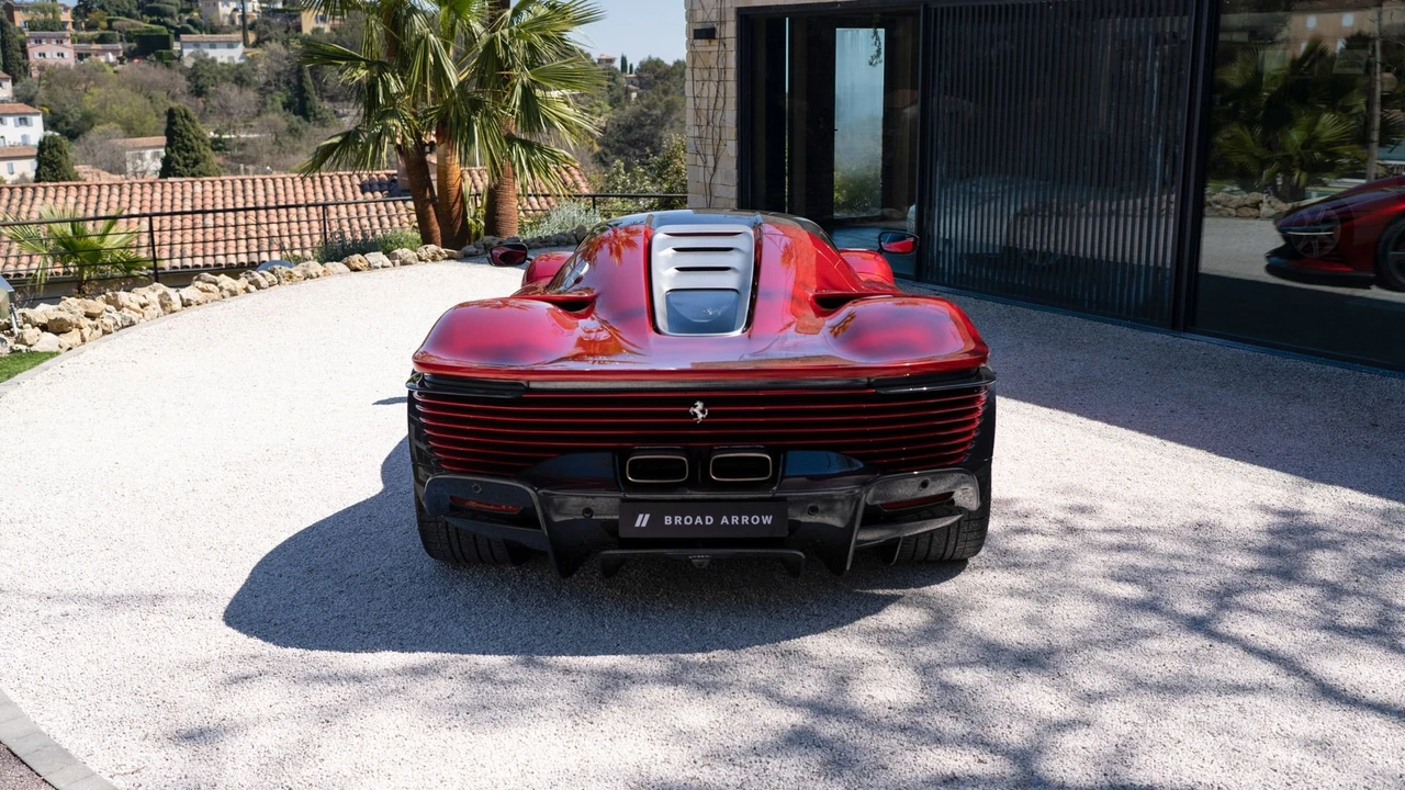 2023 Ferrari Daytona SP3 - Image 28 of 31