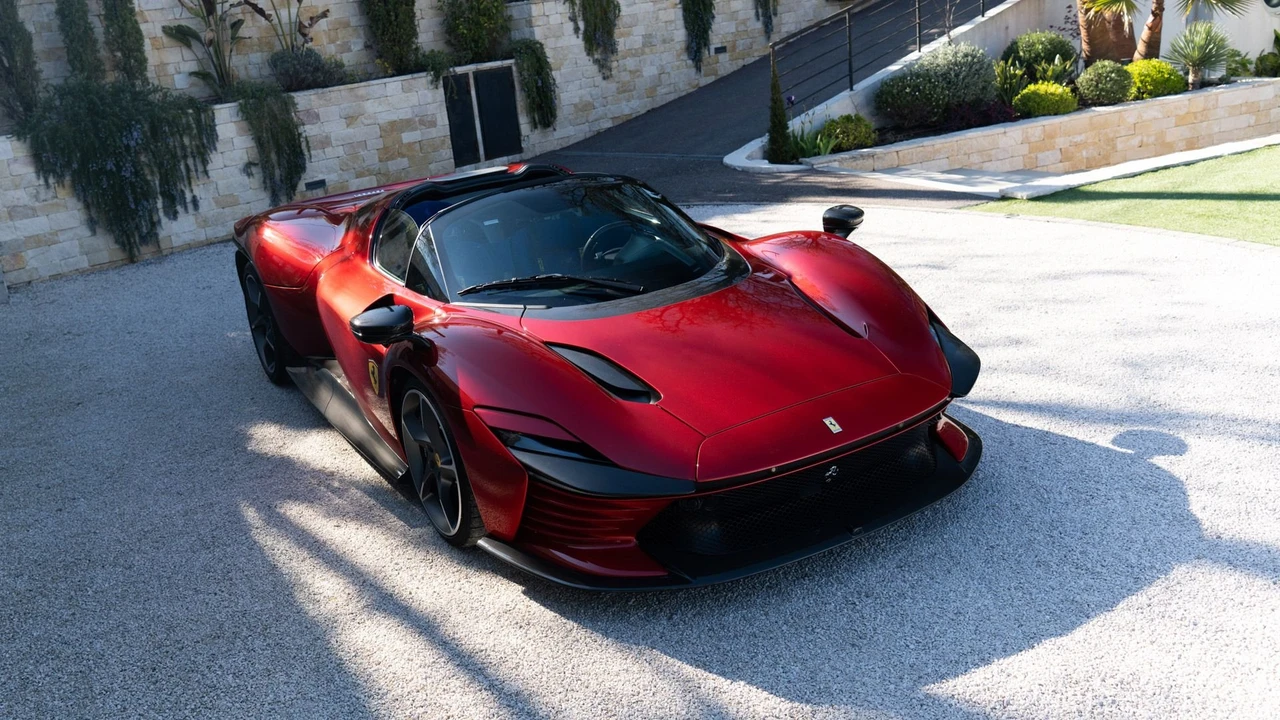 2023 Ferrari Daytona SP3 - Image 25 of 31