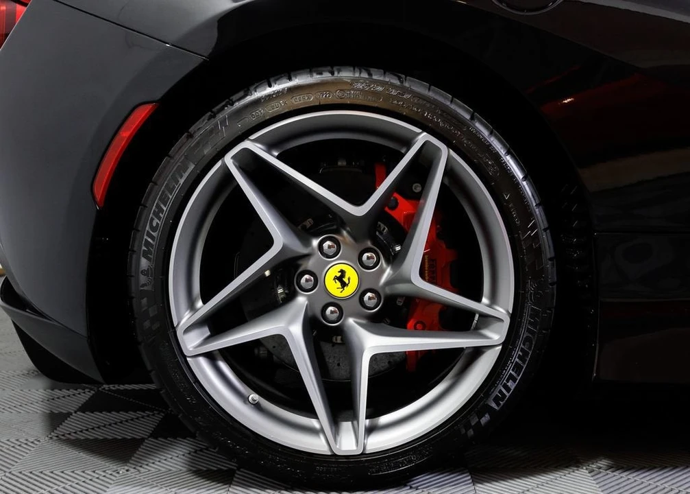 2023 Ferrari F8 Spider - Image 11 of 31