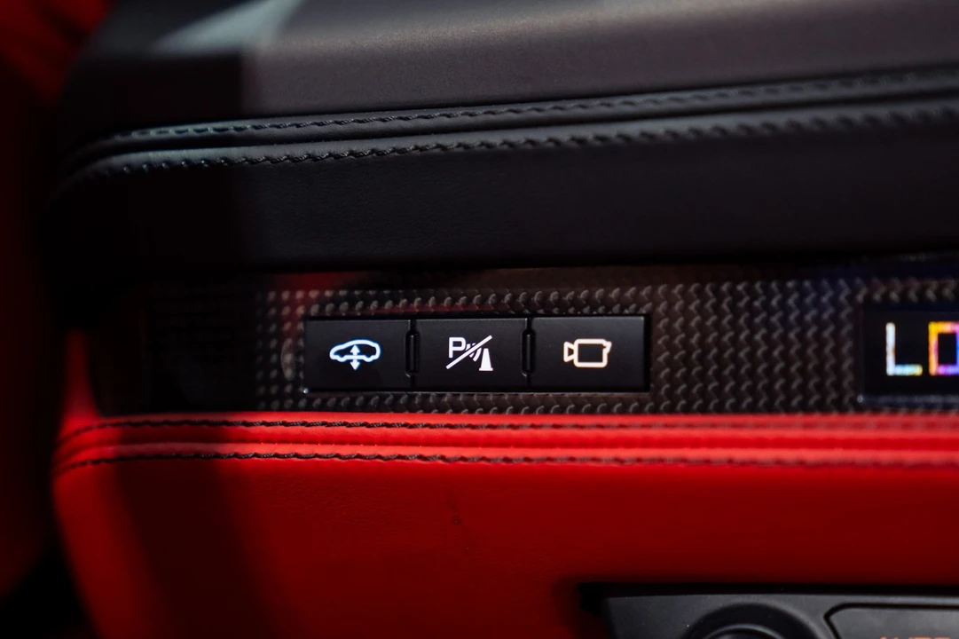 2023 Ferrari F8 Spider - Image 9 of 31