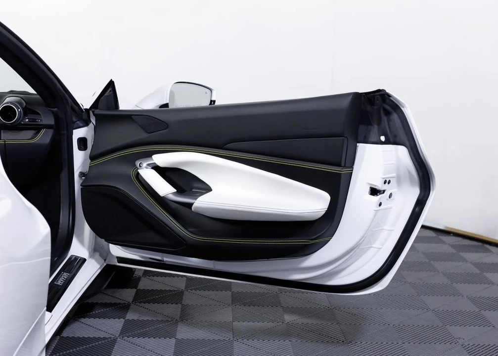 2023 Ferrari F8 Spider - Image 24 of 31