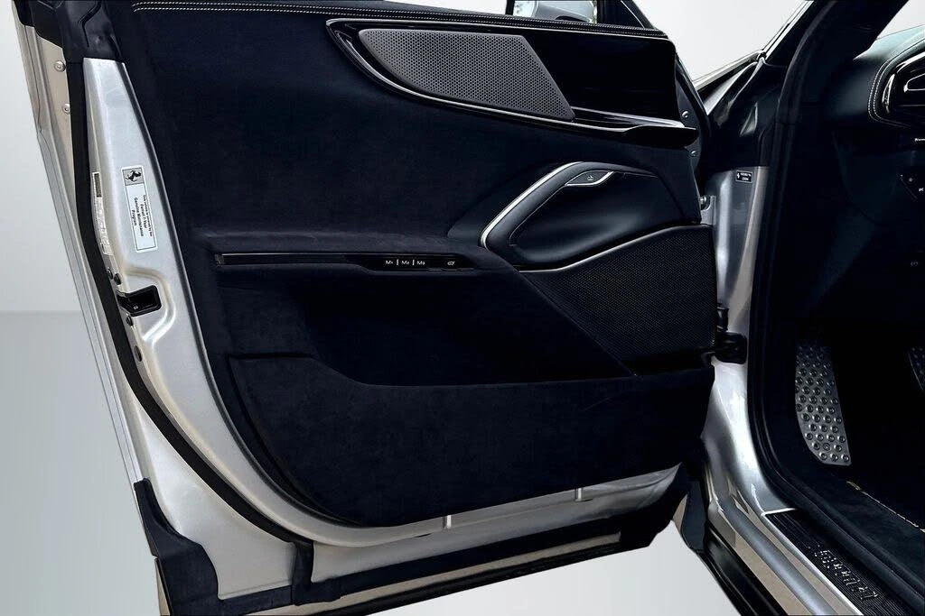 2023 Ferrari Purosangue - Image 20 of 31