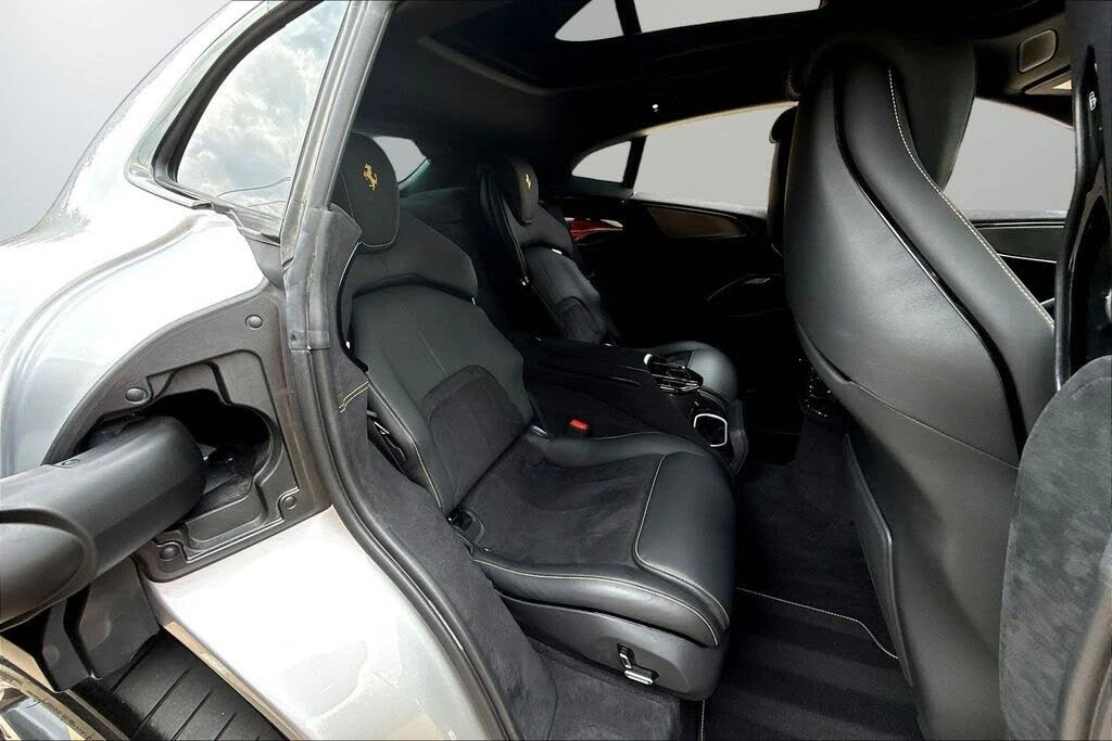2023 Ferrari Purosangue - Image 24 of 31