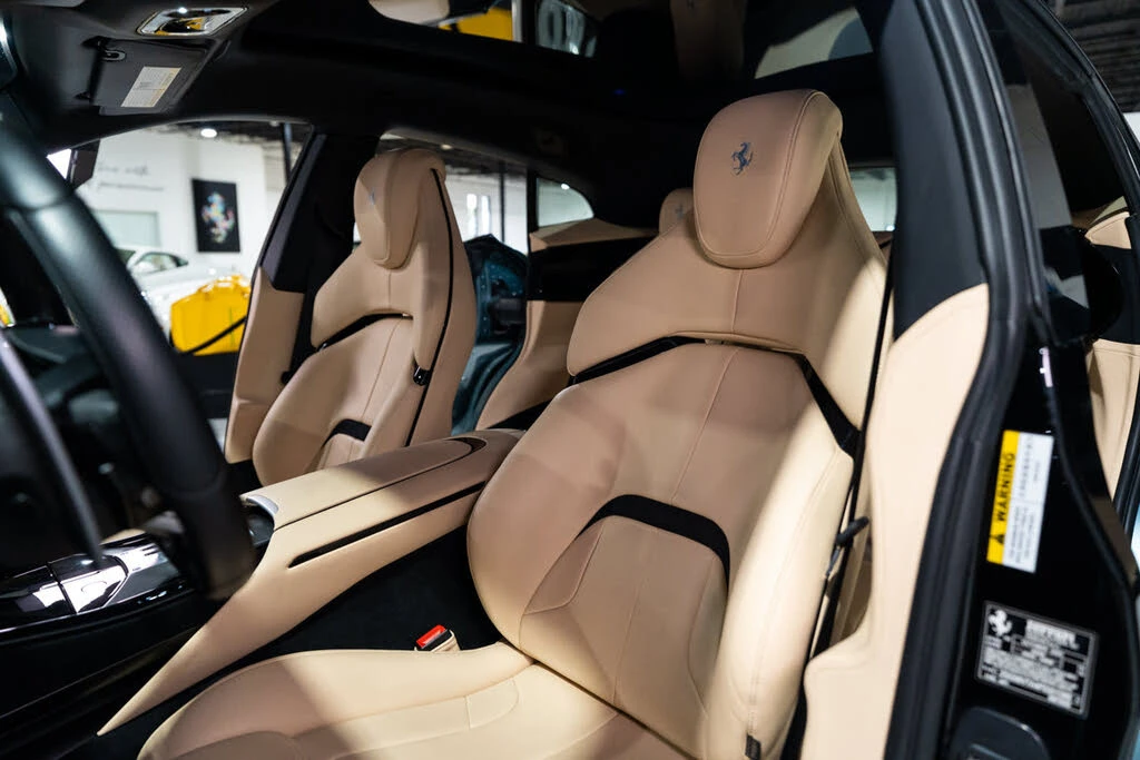 2023 Ferrari Purosangue - Image 9 of 31