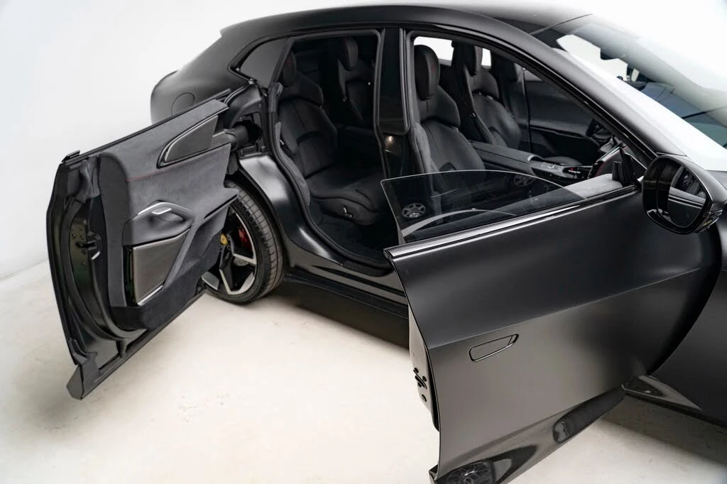 2023 Ferrari Purosangue - Image 9 of 31